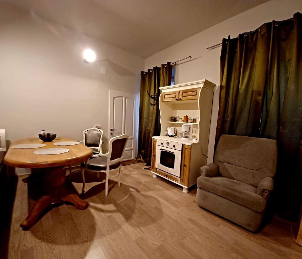 Happy House Apartman Brassó Kültér fotó